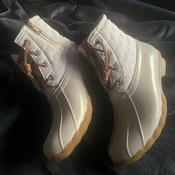 Sperry Women’s Saltwater Boots - Picture 2 of 5
